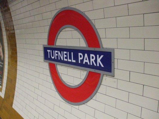 Tufnell_Park_stn_roundel
